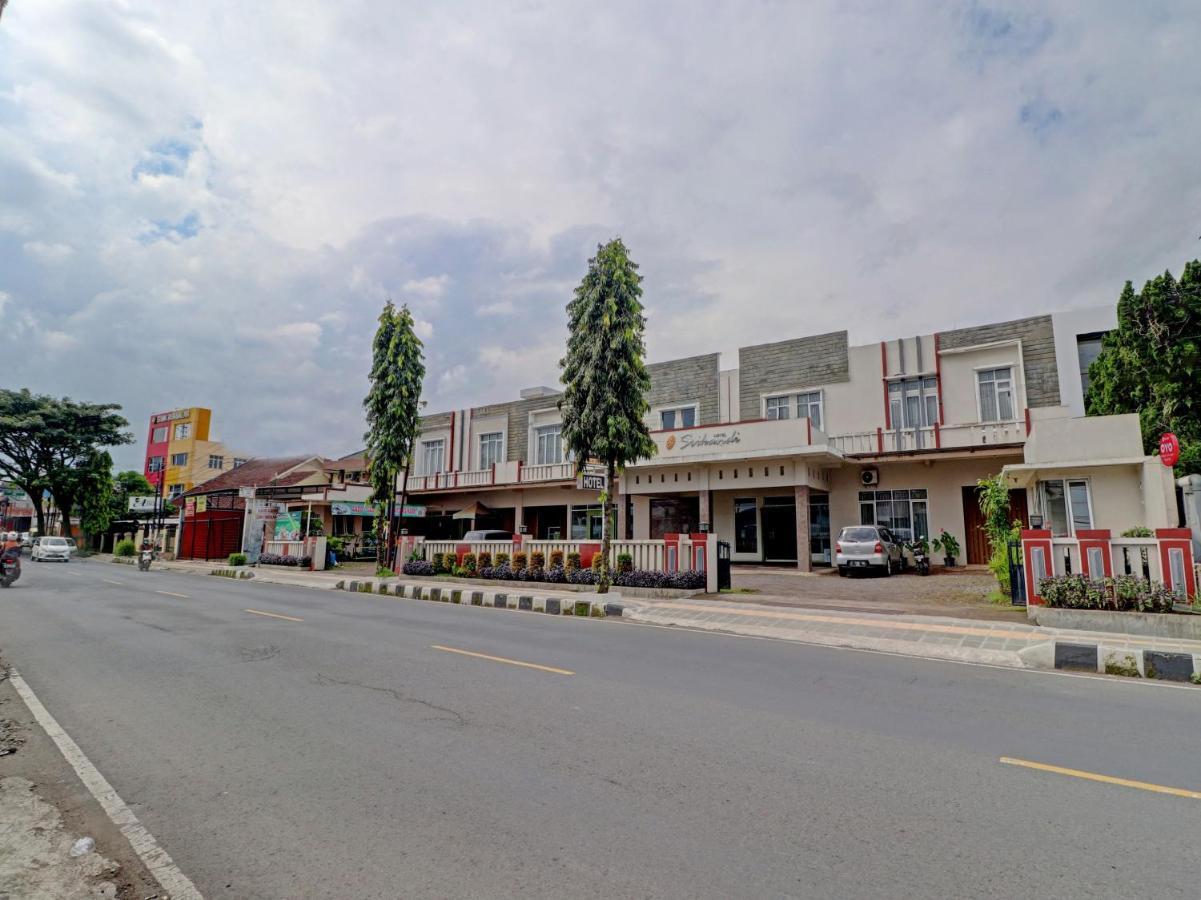 OYO 90347 Hotel Srikandi Syariah Tasikmalaya Bagian luar foto