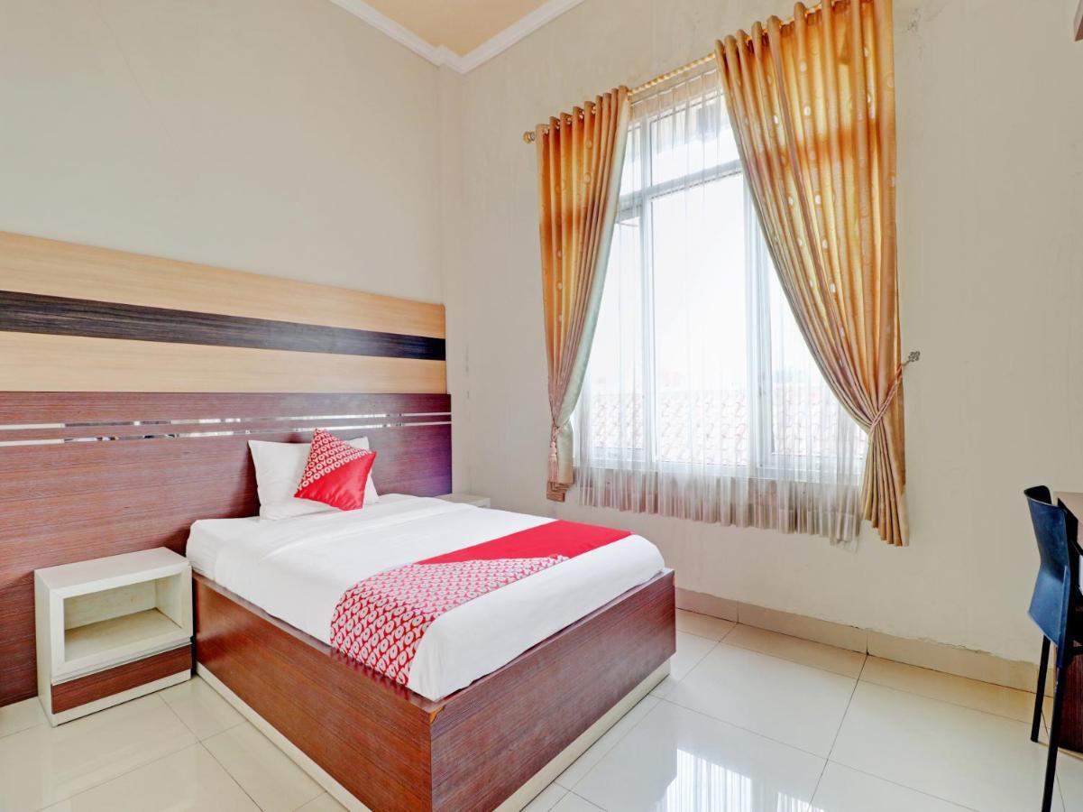 OYO 90347 Hotel Srikandi Syariah Tasikmalaya Bagian luar foto