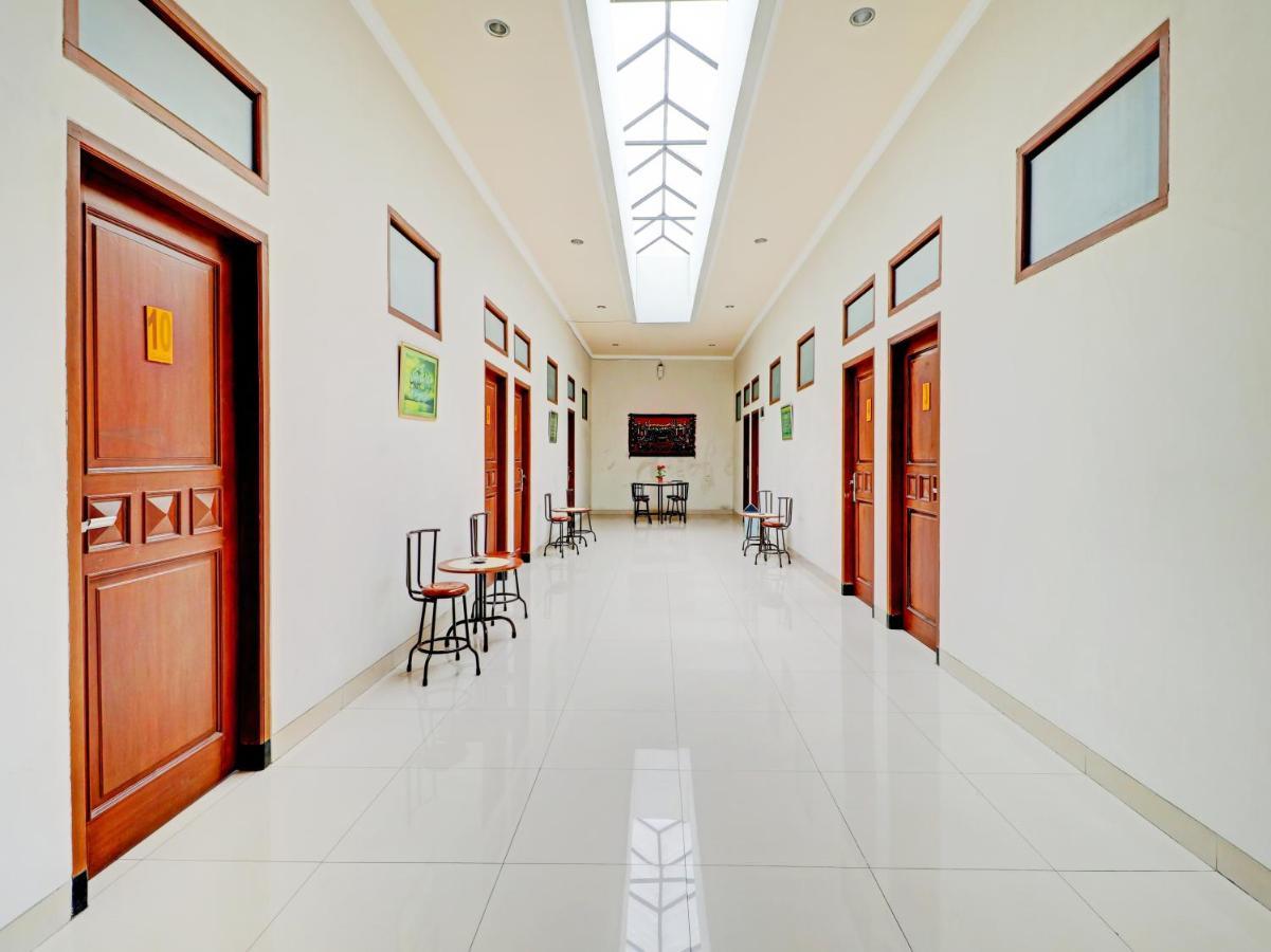 OYO 90347 Hotel Srikandi Syariah Tasikmalaya Bagian luar foto